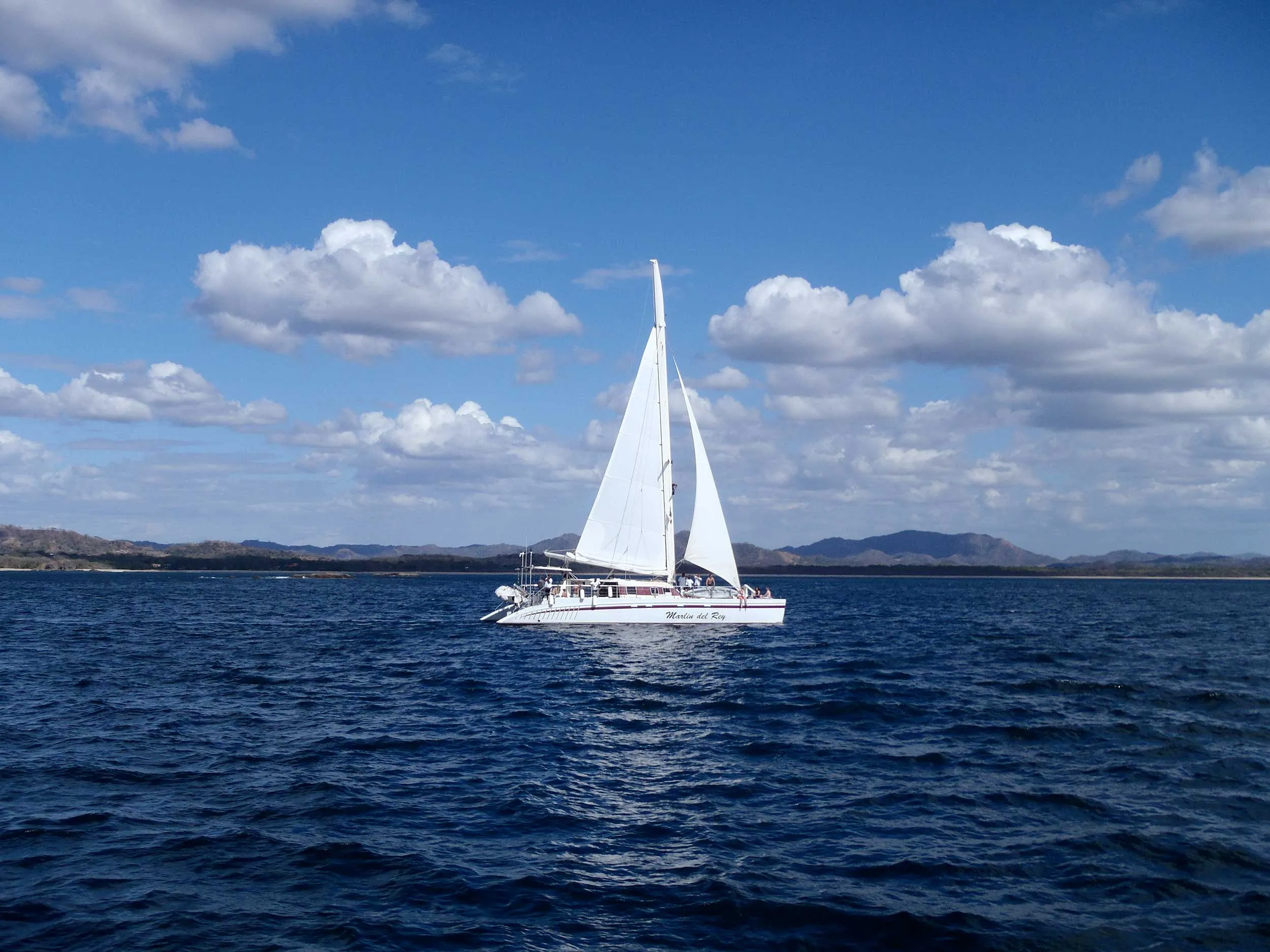 Tour de Catamarán al Atardecer TAMARINDO GUANACASTE